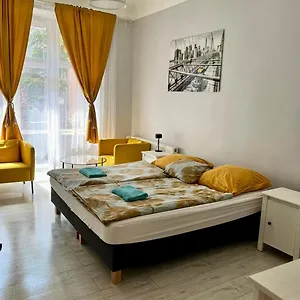 Colourful Rooms Wroclaw Appartamento